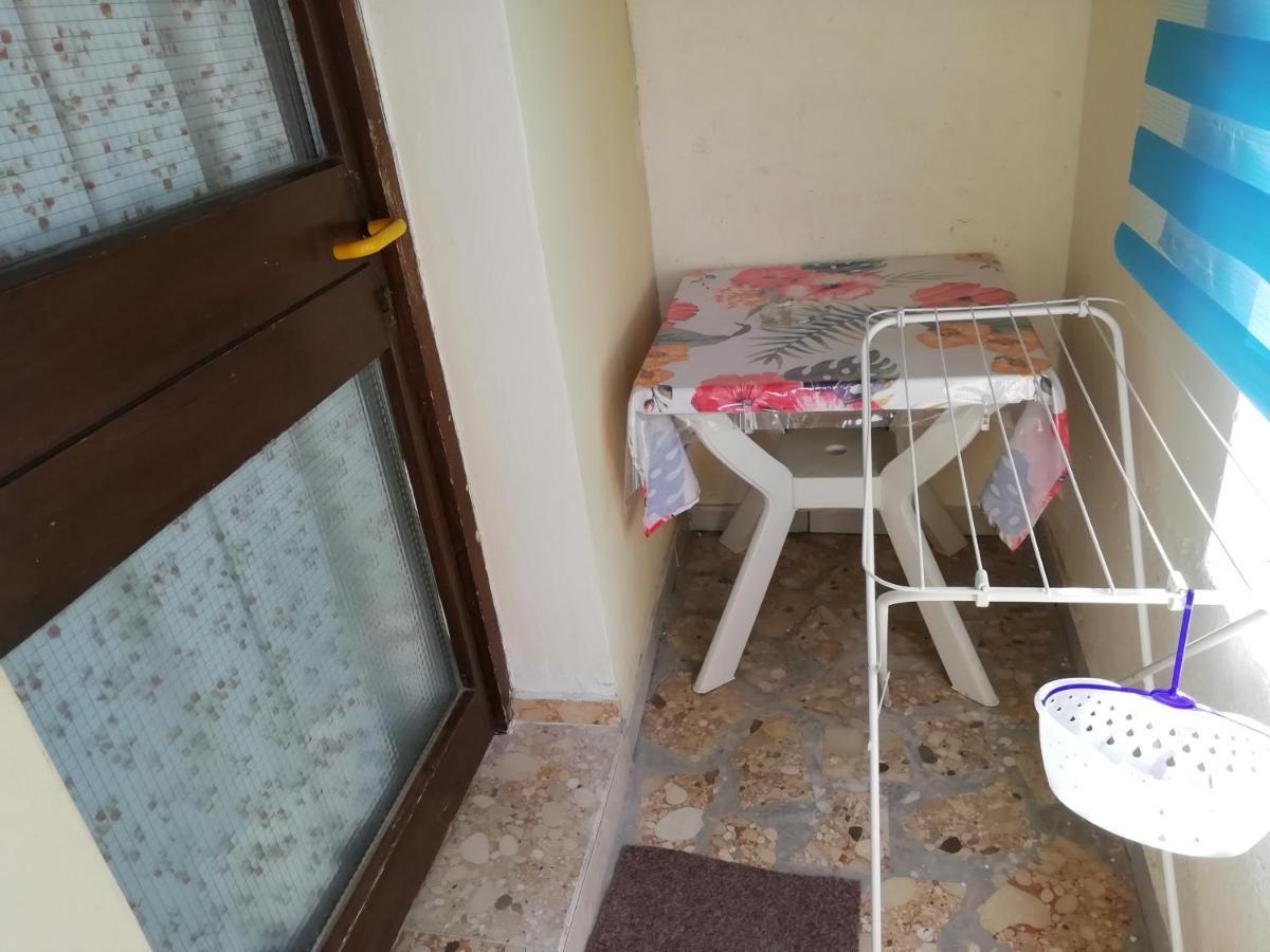 Apartman Lara โบรดาริตซา ภายนอก รูปภาพ