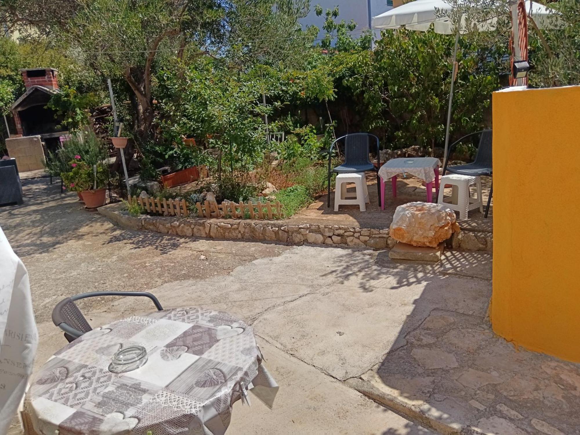 Apartman Lara โบรดาริตซา ภายนอก รูปภาพ
